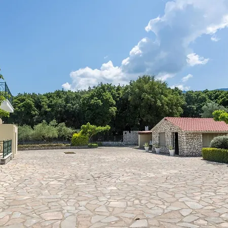 Arte Margarita Apartment *